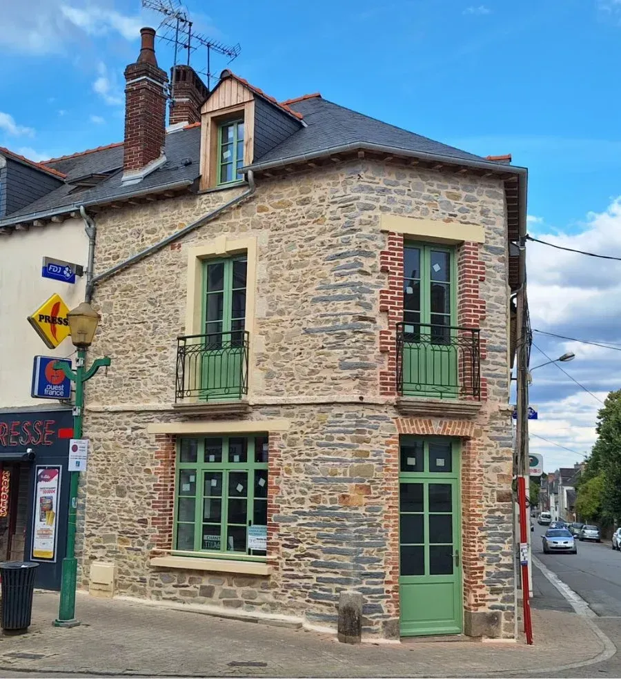 gremmsol-ingenierie-Maitre-d-oeuvre-Chateaugiron-29-Facades-renovees-bati-ancien