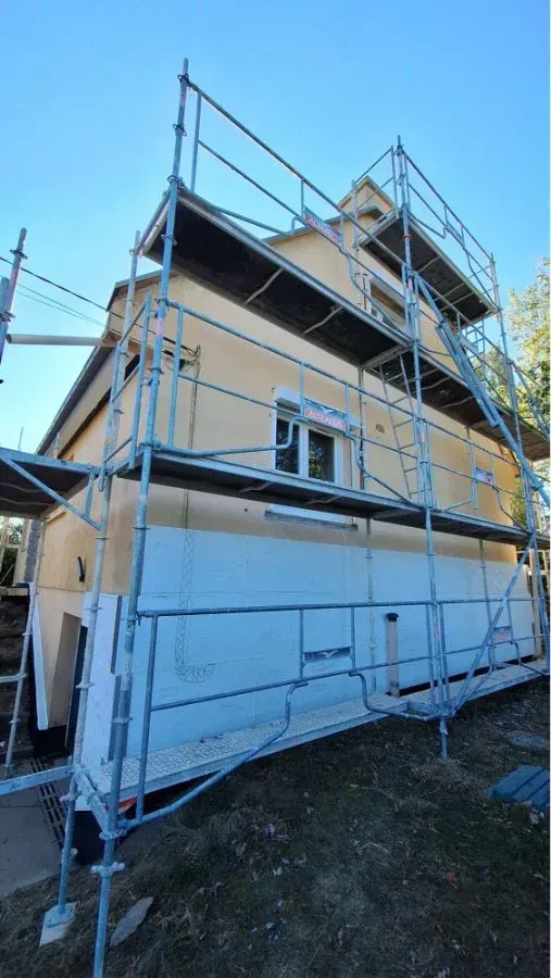 gremmsol-ingenierie-Maitre-d-oeuvre-Chateaugiron-35-Chantier-ITE-en-cours